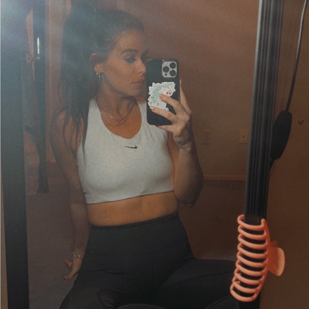 Meet your Posher, Amanda - Picture 1 of 1